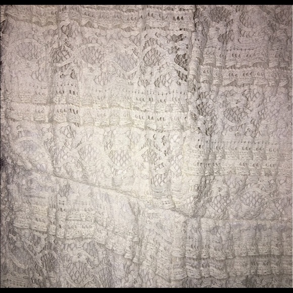 Stretchy Lace Dress - Picture 3 of 4